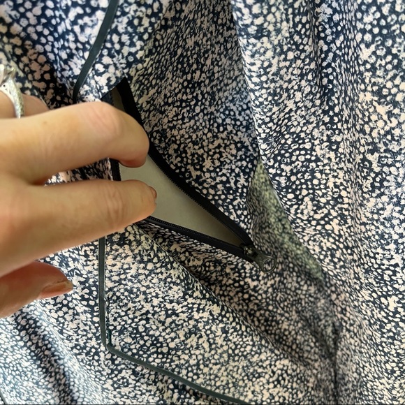 Lululemon Runaway Jacket - Picture 10 of 15